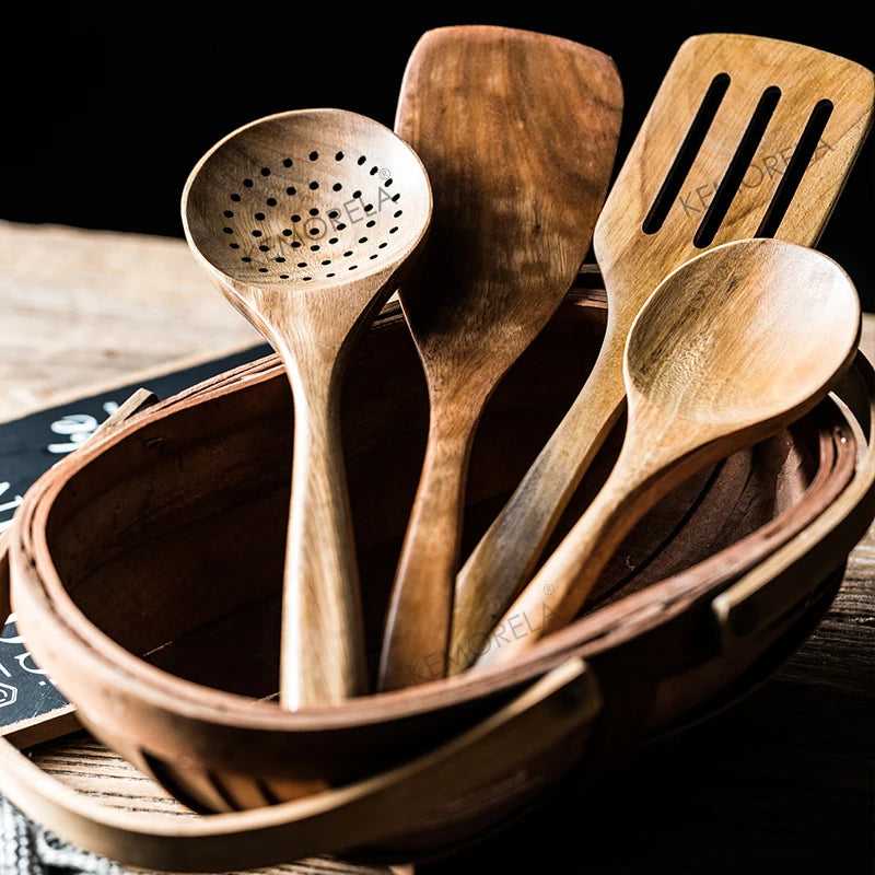 Conjunto de Utensílios de Cozinha em Madeira