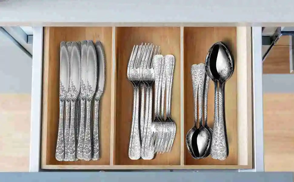 Conjunto de Talheres em Aço Inoxidável Gravado